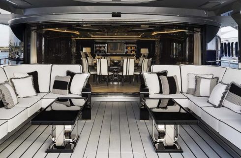 tapissier-seigneur-salon-yacht-720x720